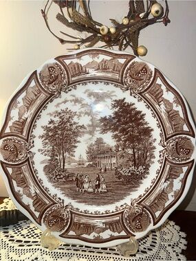 J & G Meakin Americana; Brown and White Ironstone Dinner Plate; England